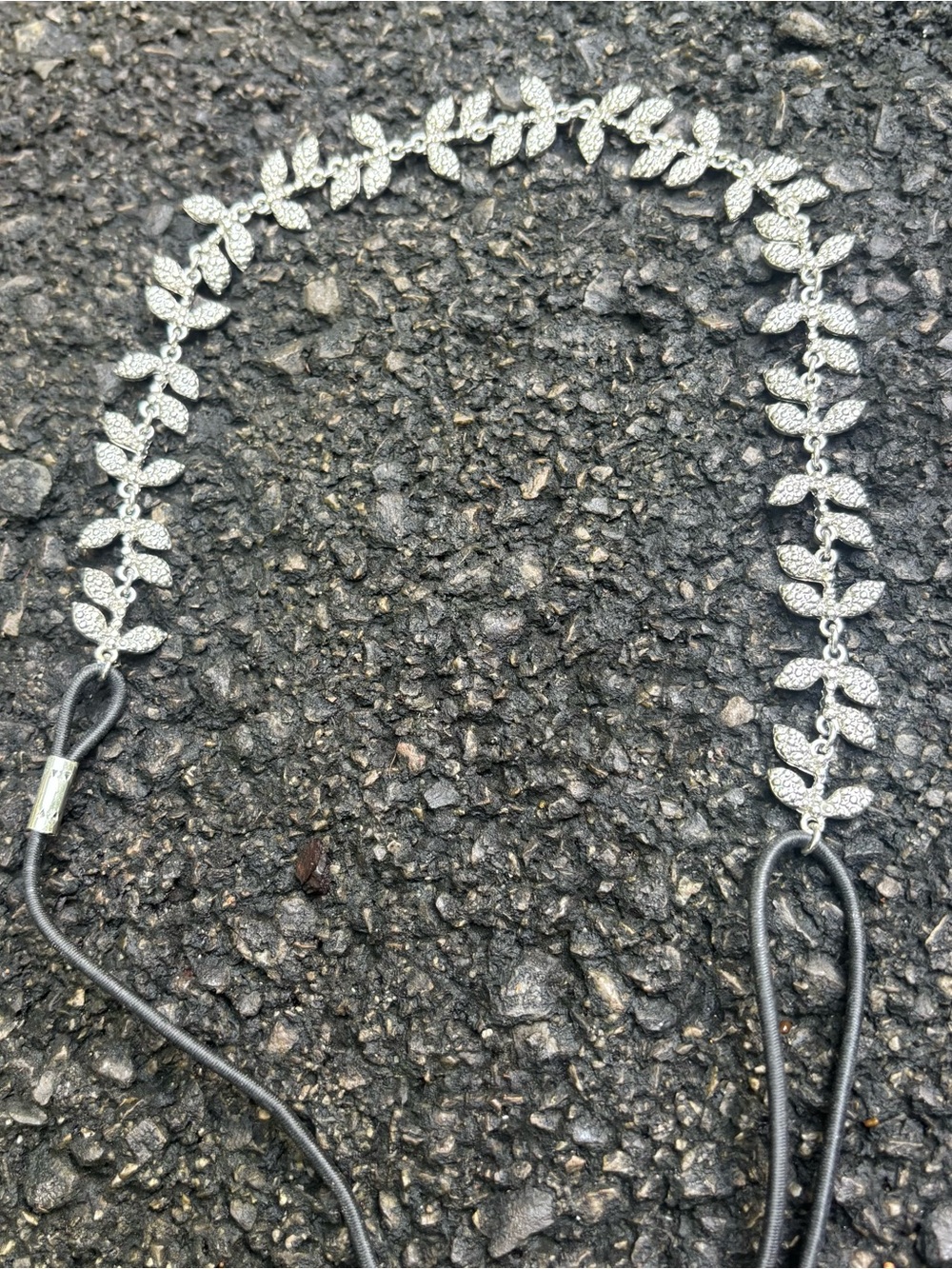 Silver Rhinestone Leaf Sunglass Chain - Crystal Accents